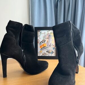 Chic Black Heeled Boots for Women